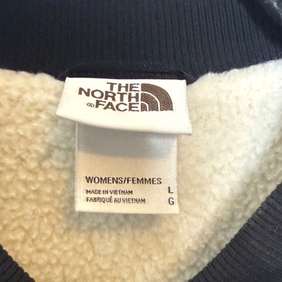The North Face Women's Black Quilted Cuchillo Puffer Jacket - Picture 9 of 10